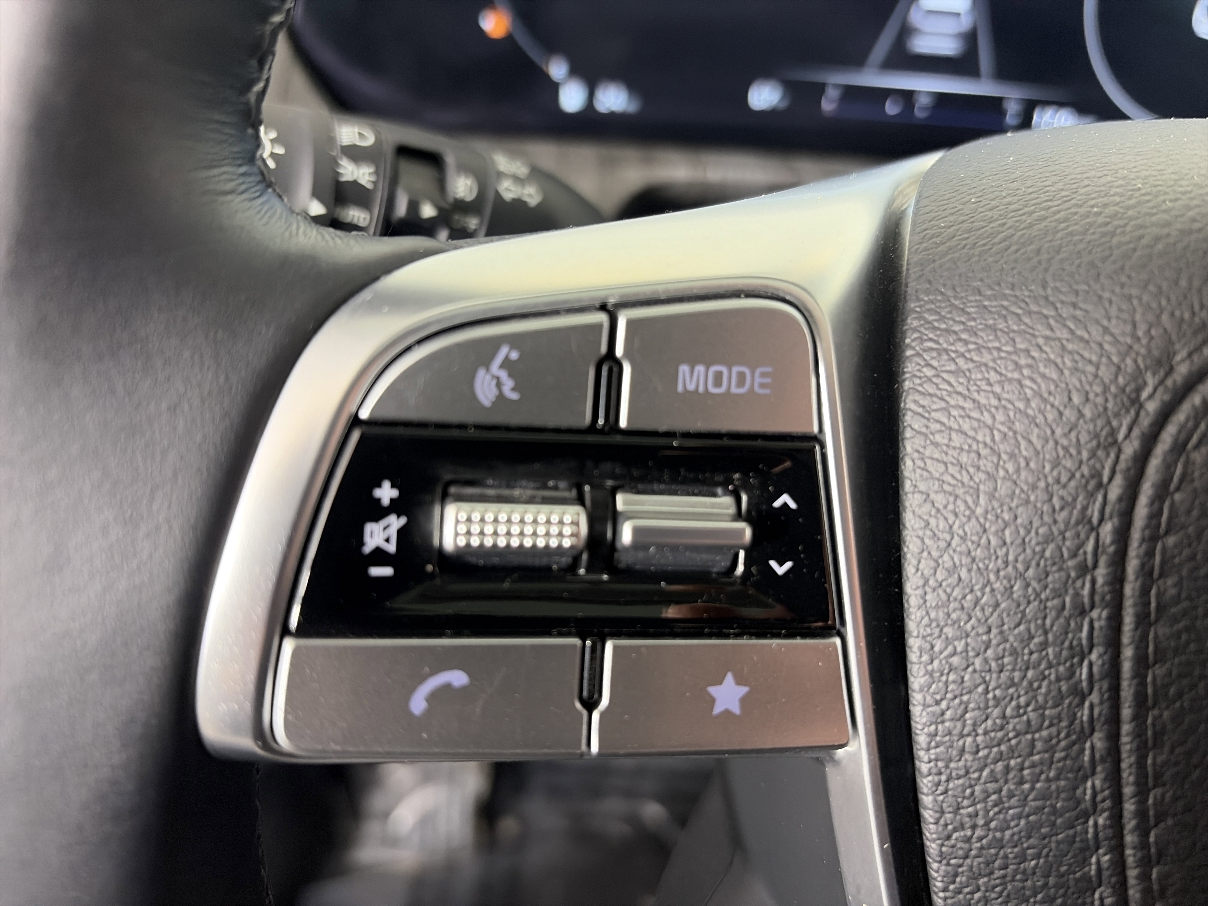 Certified 2024 Kia Telluride SX Prestige image 35