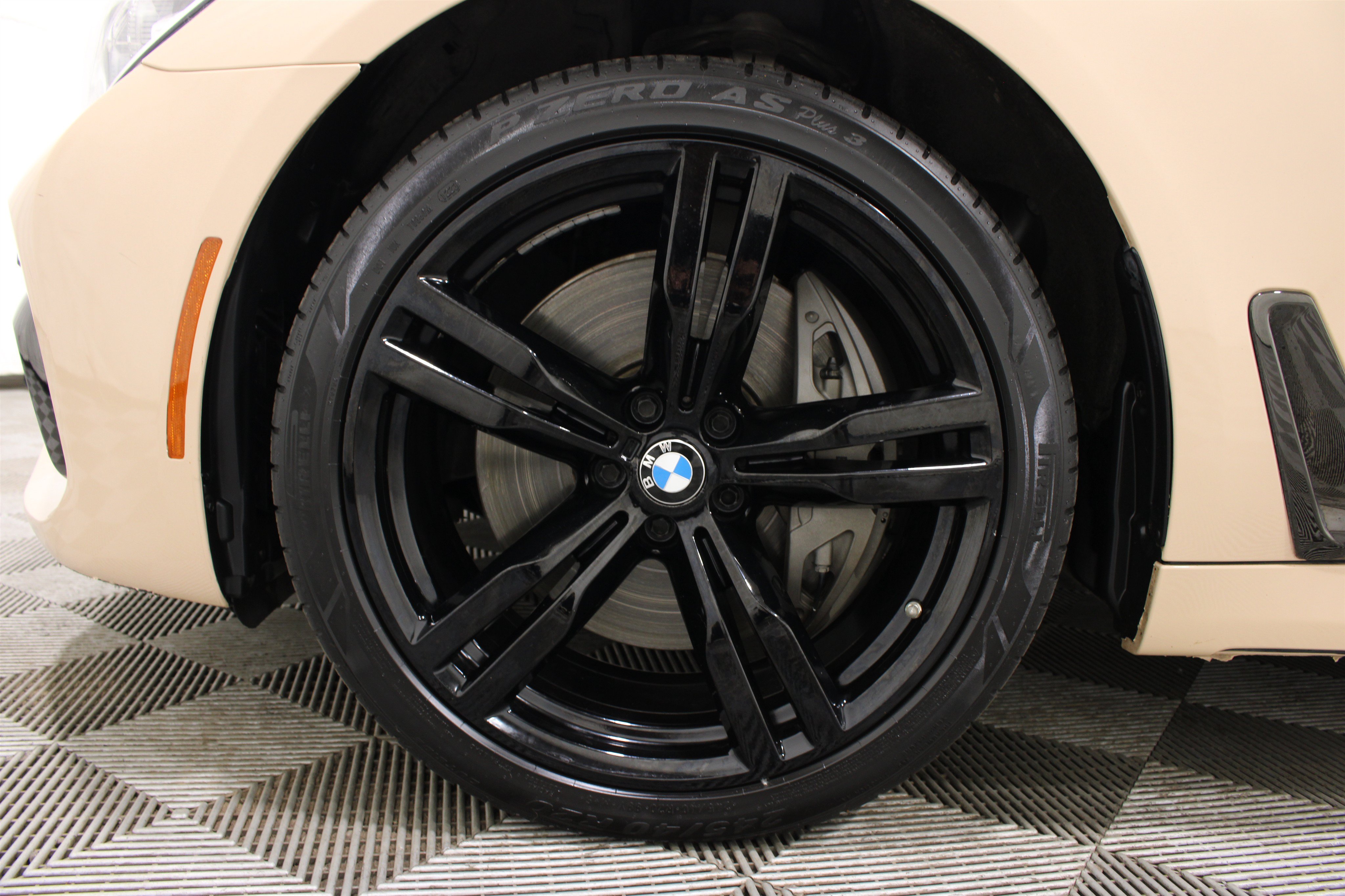Used 2019 BMW 750i xDrive w/ M Sport Package AWD/4WD image 38