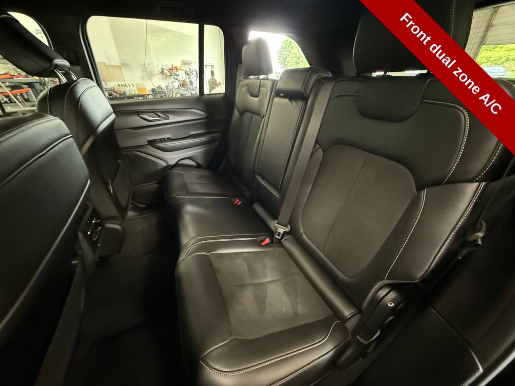 Used 2024 Jeep Grand Cherokee Altitude AWD/4WD image 34