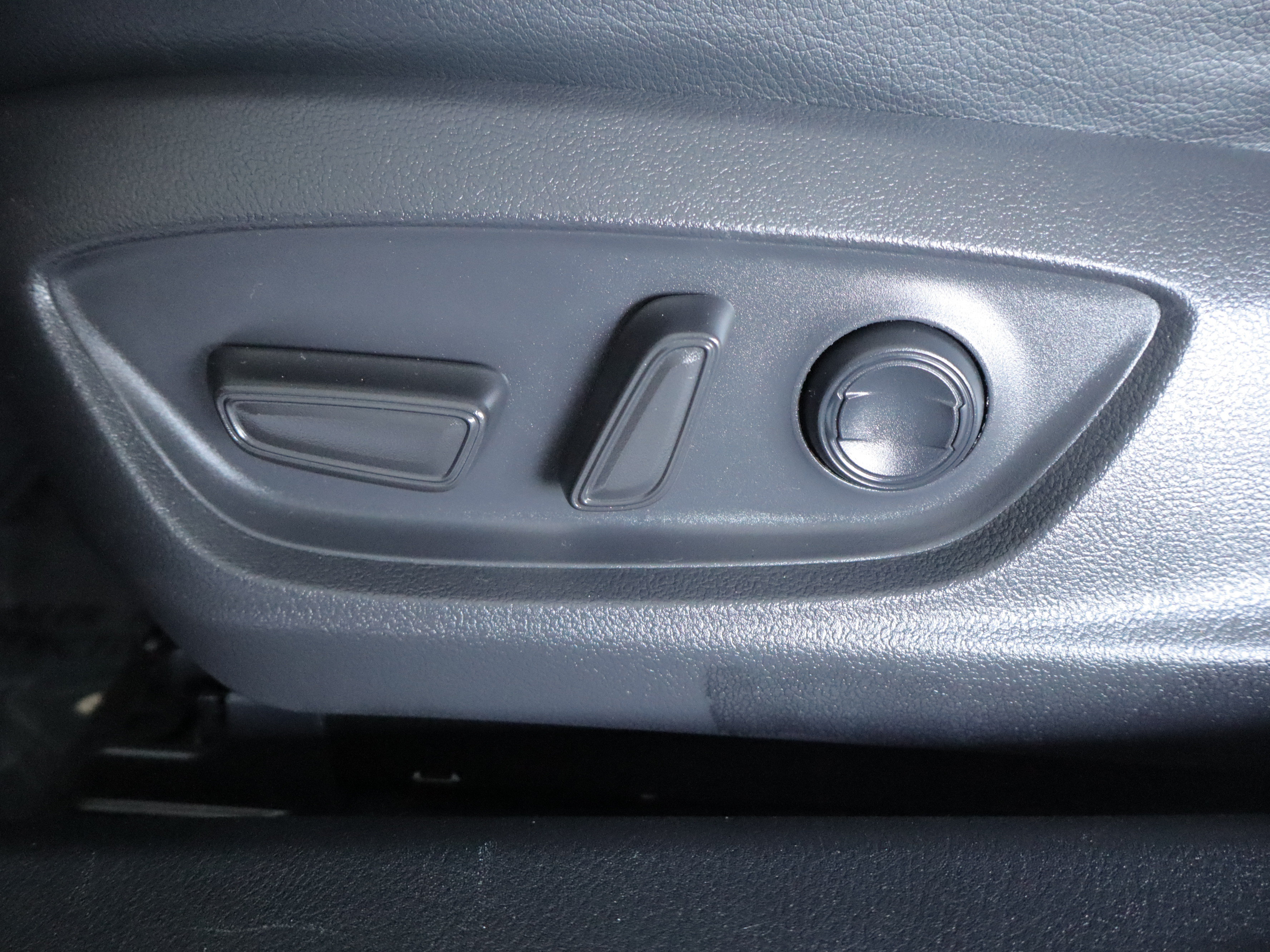 Used 2021 Toyota Camry XSE w/ Cold Weather Package FWD image 12