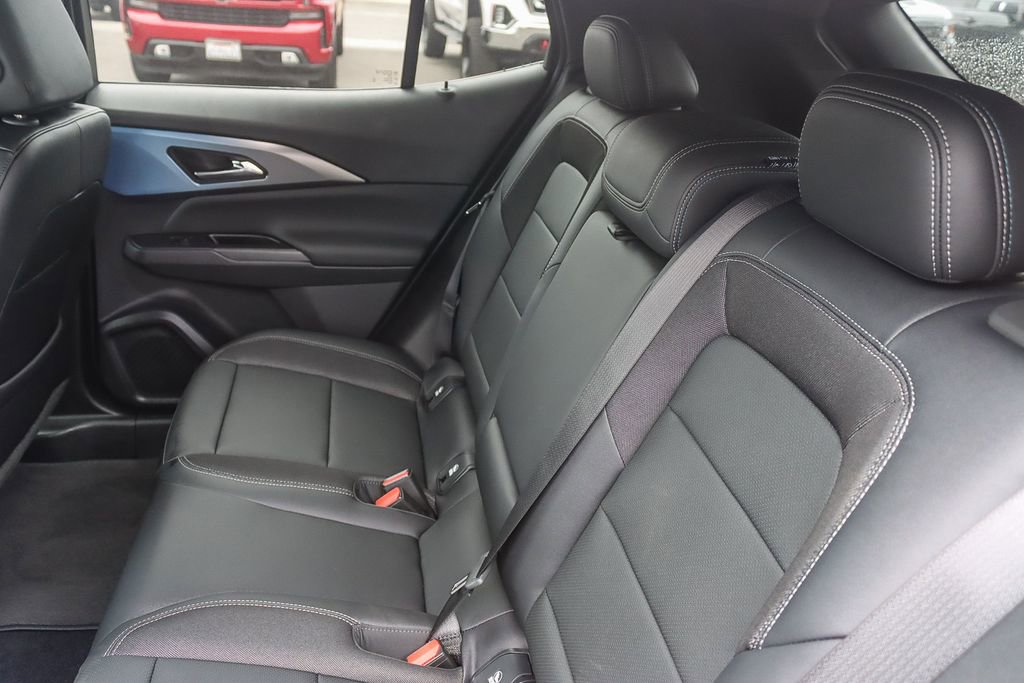 New 2026 Chevrolet Equinox EV LT image 17