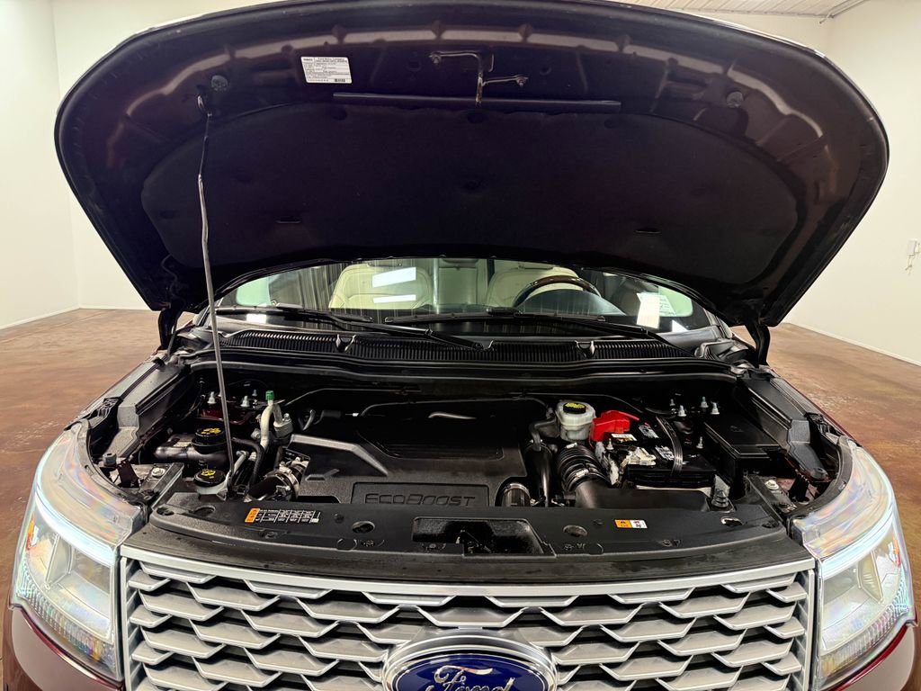 Used 2018 Ford Explorer Platinum AWD/4WD image 19