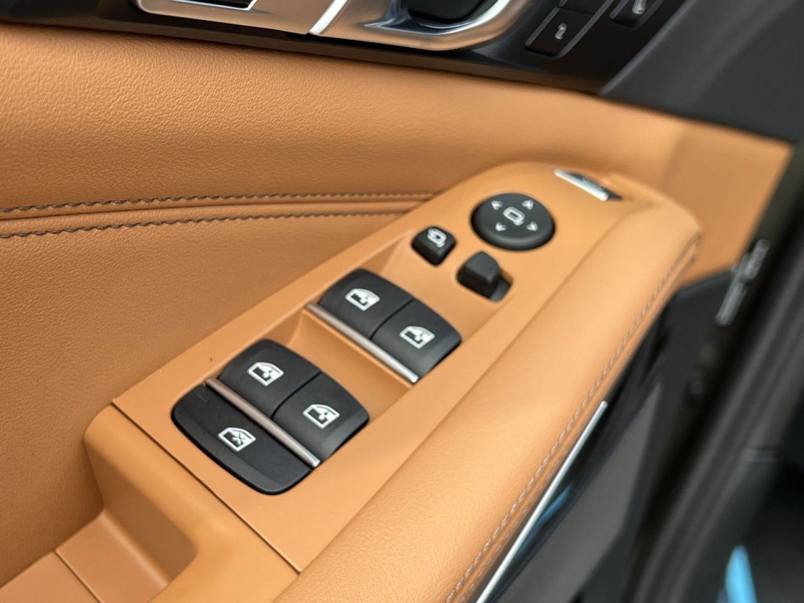 New 2026 BMW X5 M60i image 12