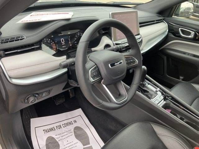 Certified 2025 Jeep Compass Limited image 11