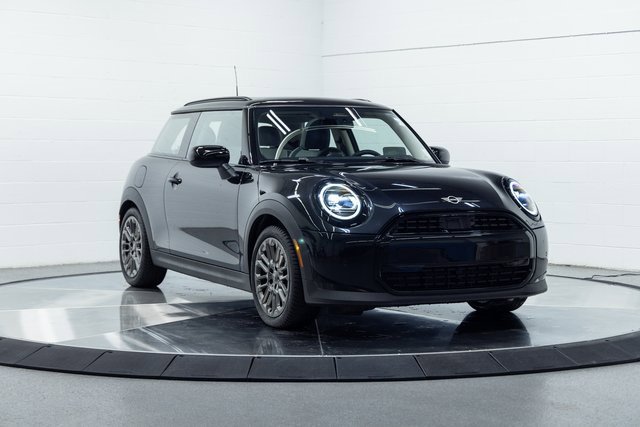 Certified 2025 MINI Cooper 2-Door Hardtop image 4