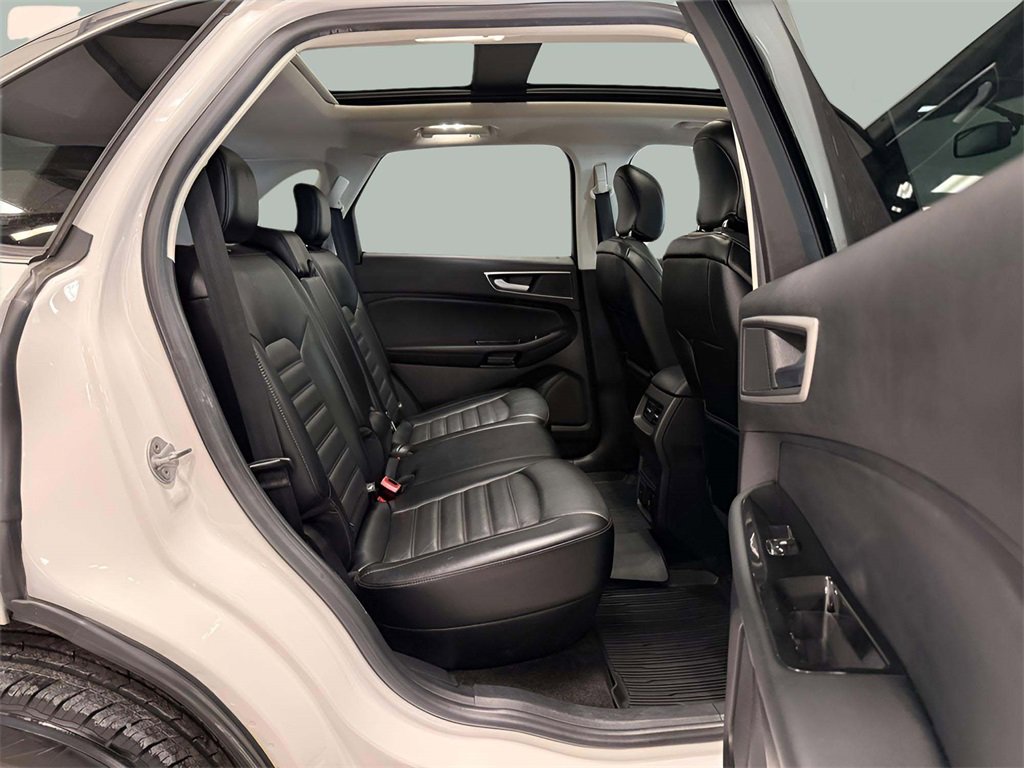 Used 2018 Ford Edge SEL w/ Equipment Group 201A image 29