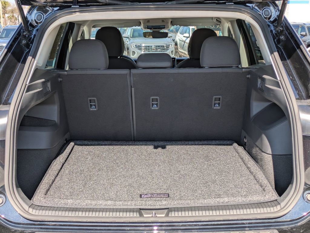 Used 2025 Volkswagen Tiguan S FWD image 13