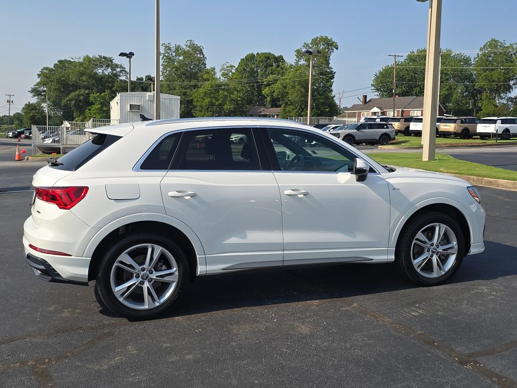 Used 2021 Audi Q3 2.0T Premium AWD/4WD image 2