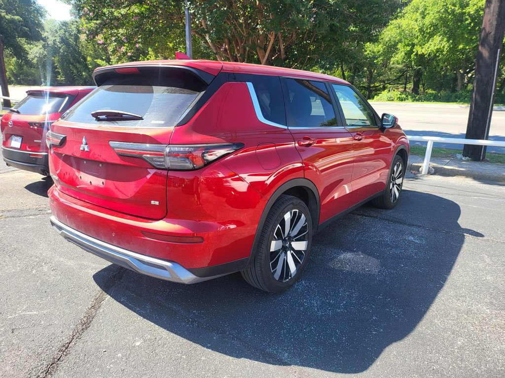Used 2025 Mitsubishi Outlander SE AWD/4WD image 8