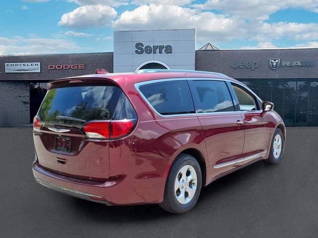Used 2017 Chrysler Pacifica Touring-L Plus FWD image 7