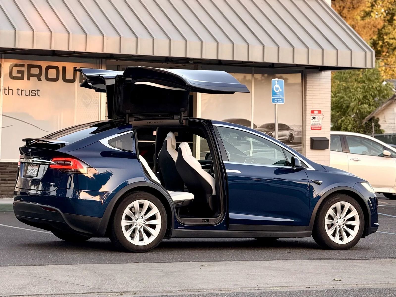 Used 2017 Tesla Model X 75D image 8