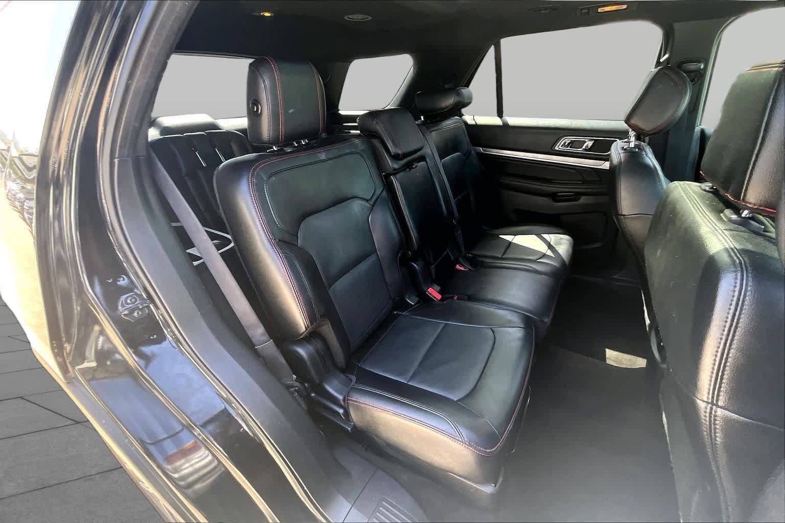 Used 2016 Ford Explorer Sport w/ Equipment Group 401A AWD/4WD image 17