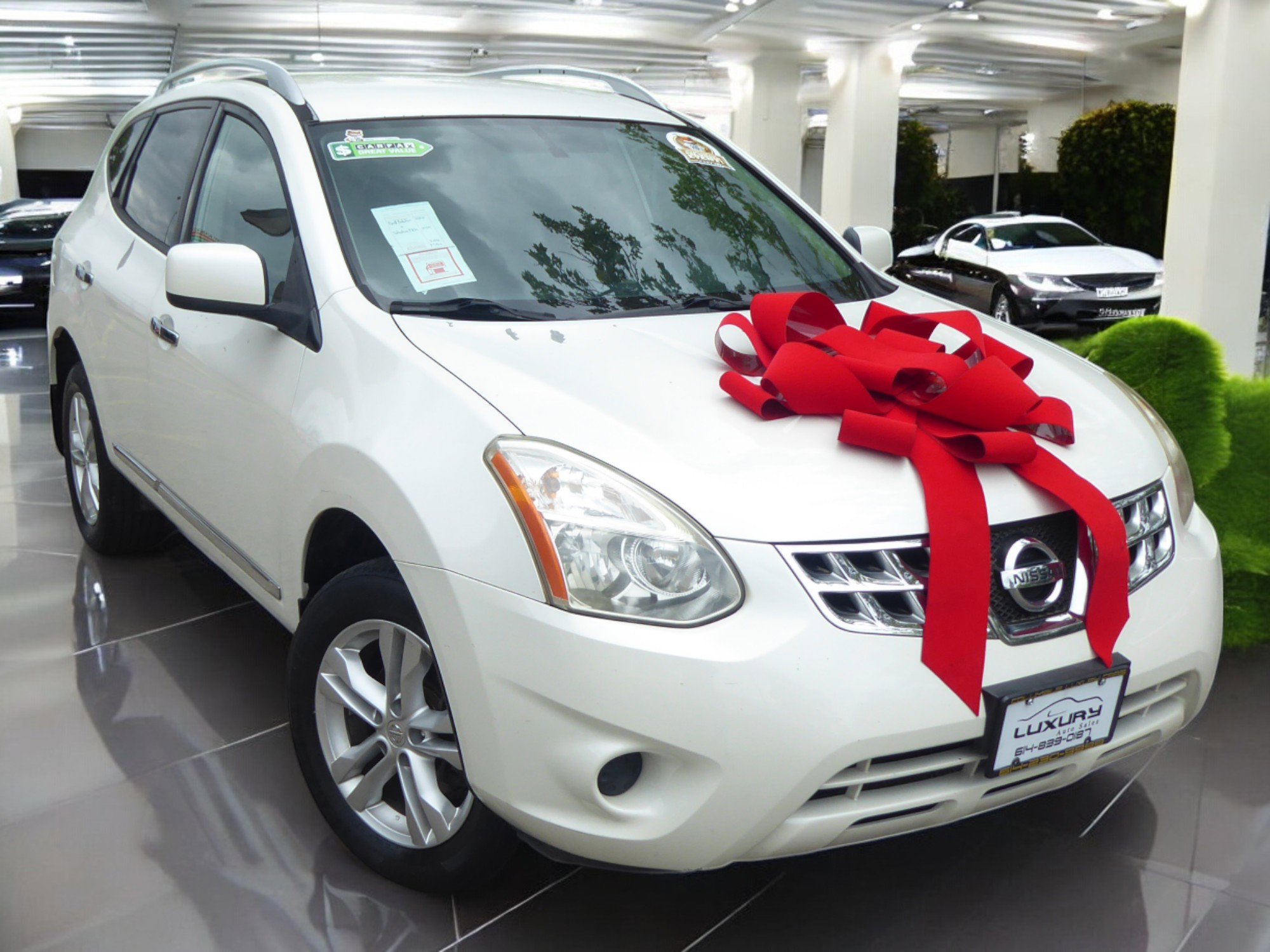 Used 2012 Nissan Rogue SV image 2