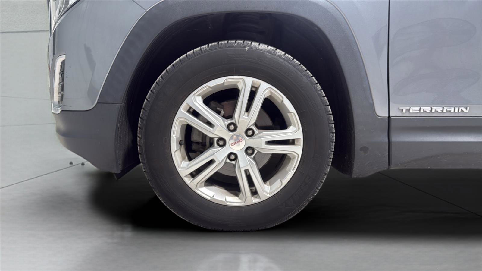 Used 2019 GMC Terrain SLE w/ Driver Convenience Package AWD/4WD image 30