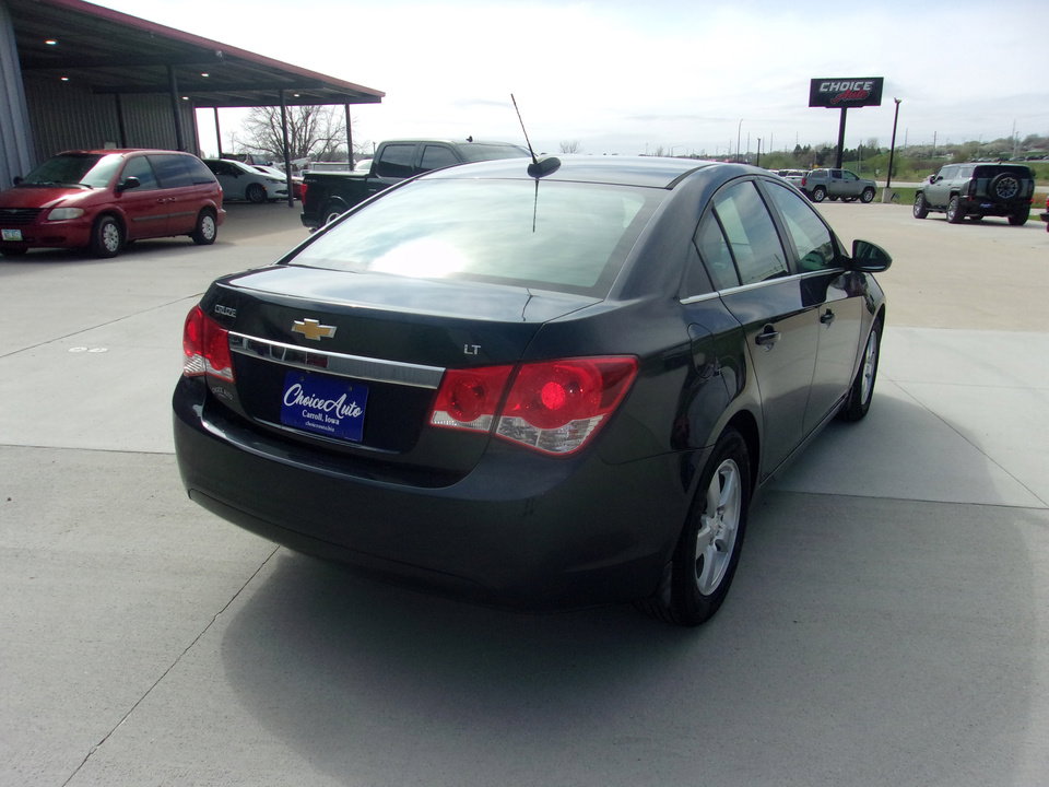 Used 2016 Chevrolet Cruze LT FWD image 3
