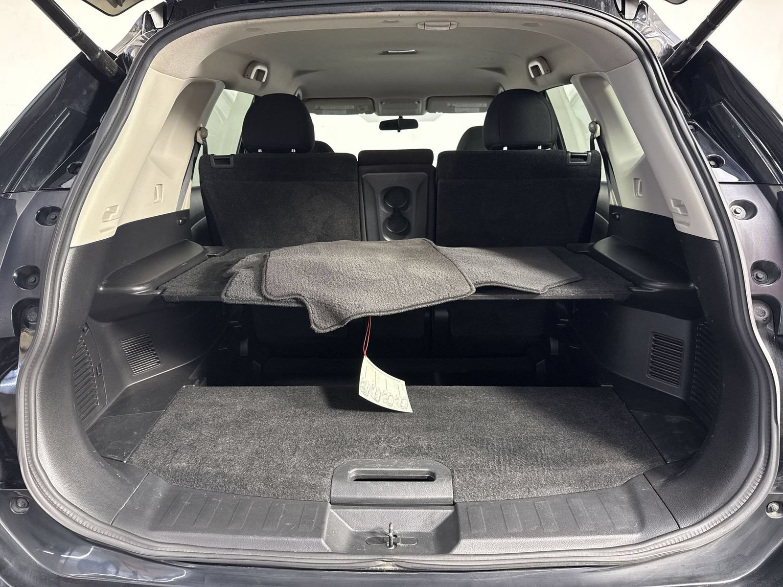 Used 2018 Nissan Rogue SV AWD/4WD image 32