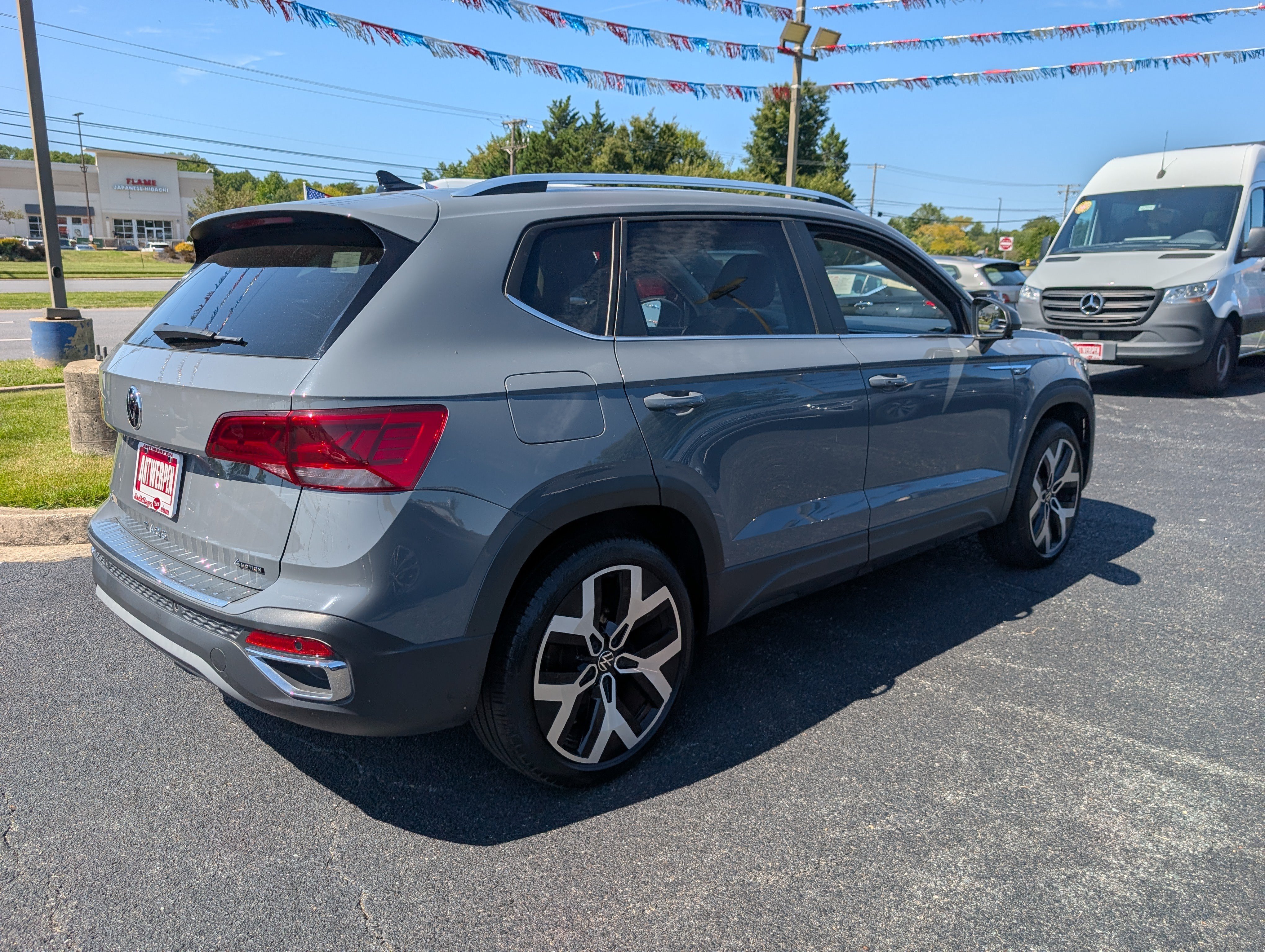 Used 2023 Volkswagen Taos SEL AWD/4WD image 3