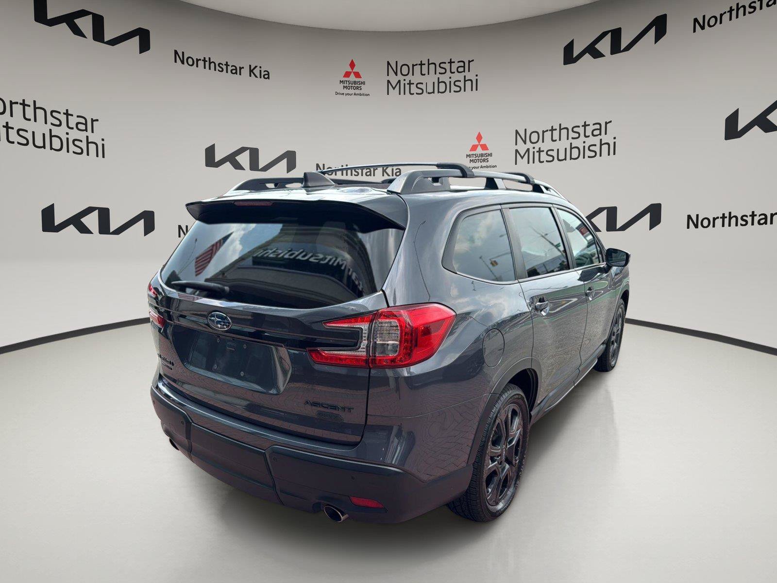 Used 2023 Subaru Ascent Onyx Edition AWD/4WD image 4