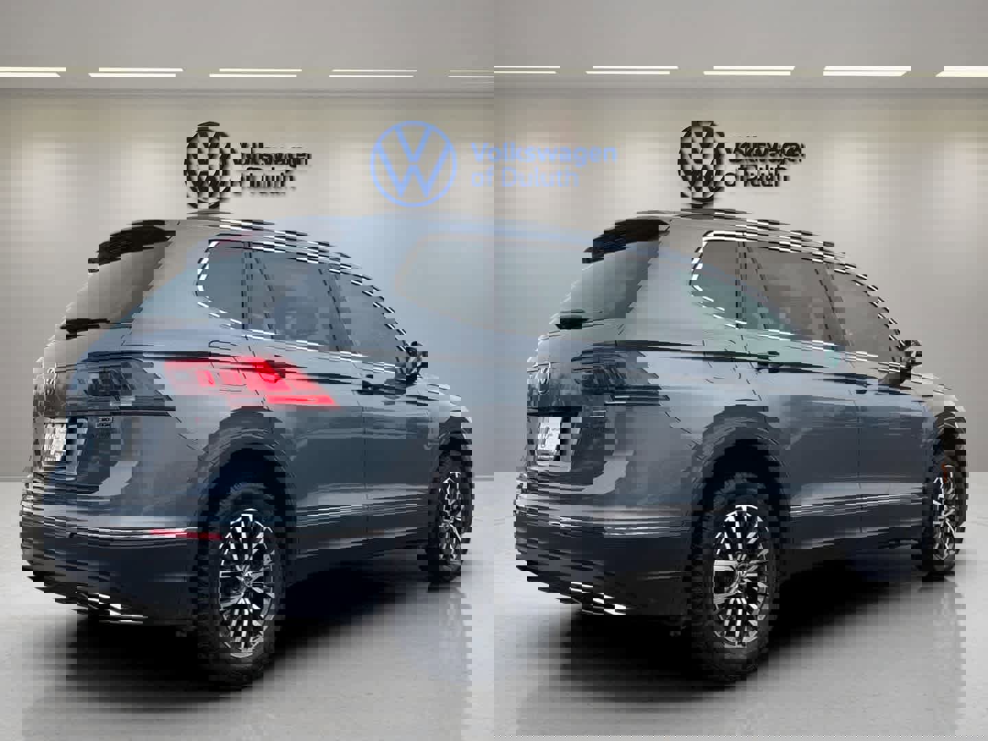 Certified 2020 Volkswagen Tiguan SE image 5