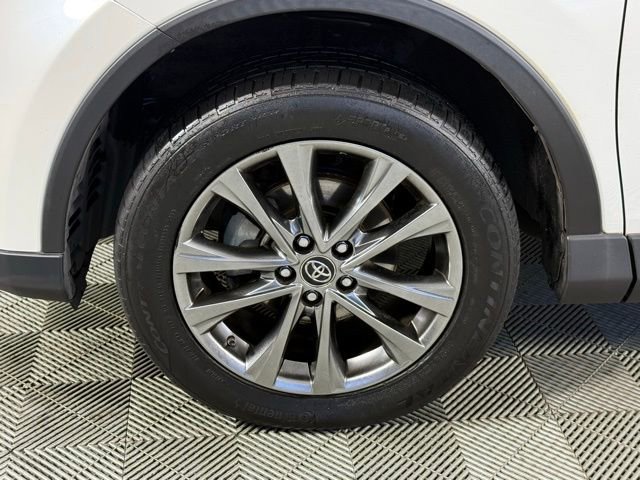 Used 2018 Toyota RAV4 Limited image 15