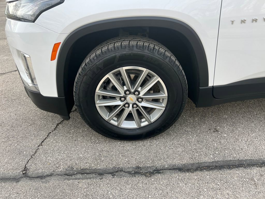 Used 2023 Chevrolet Traverse LT image 27
