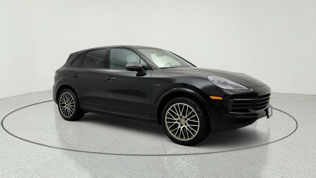 Used 2022 Porsche Cayenne Platinum Edition w/ Premium Package Plus AWD/4WD image 3