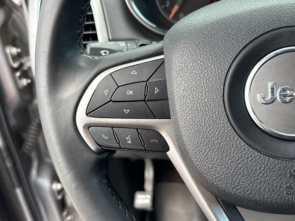 Used 2018 Jeep Grand Cherokee Laredo image 15