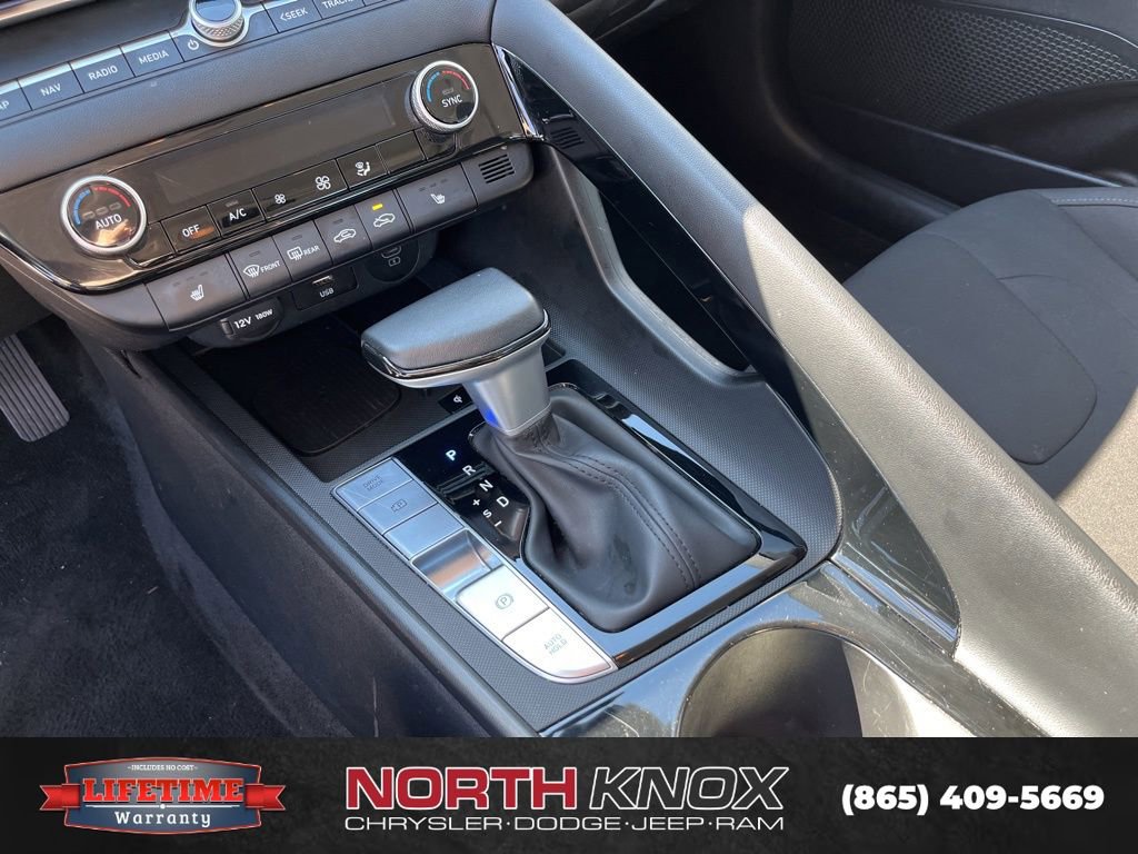 Used 2025 Hyundai Elantra SEL image 10