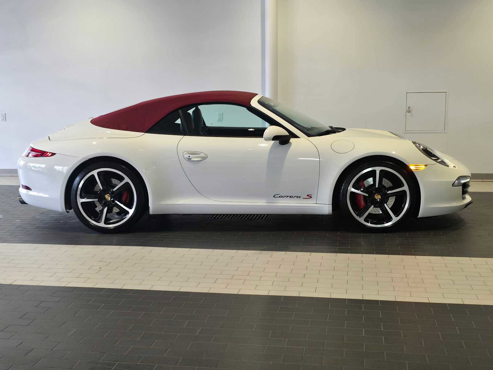 Used 2012 Porsche 911 Carrera S image 8