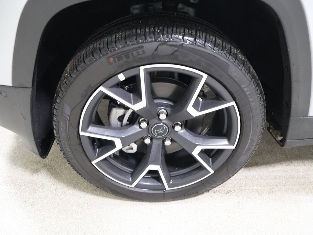 New 2026 Jeep Cherokee Overland image 8