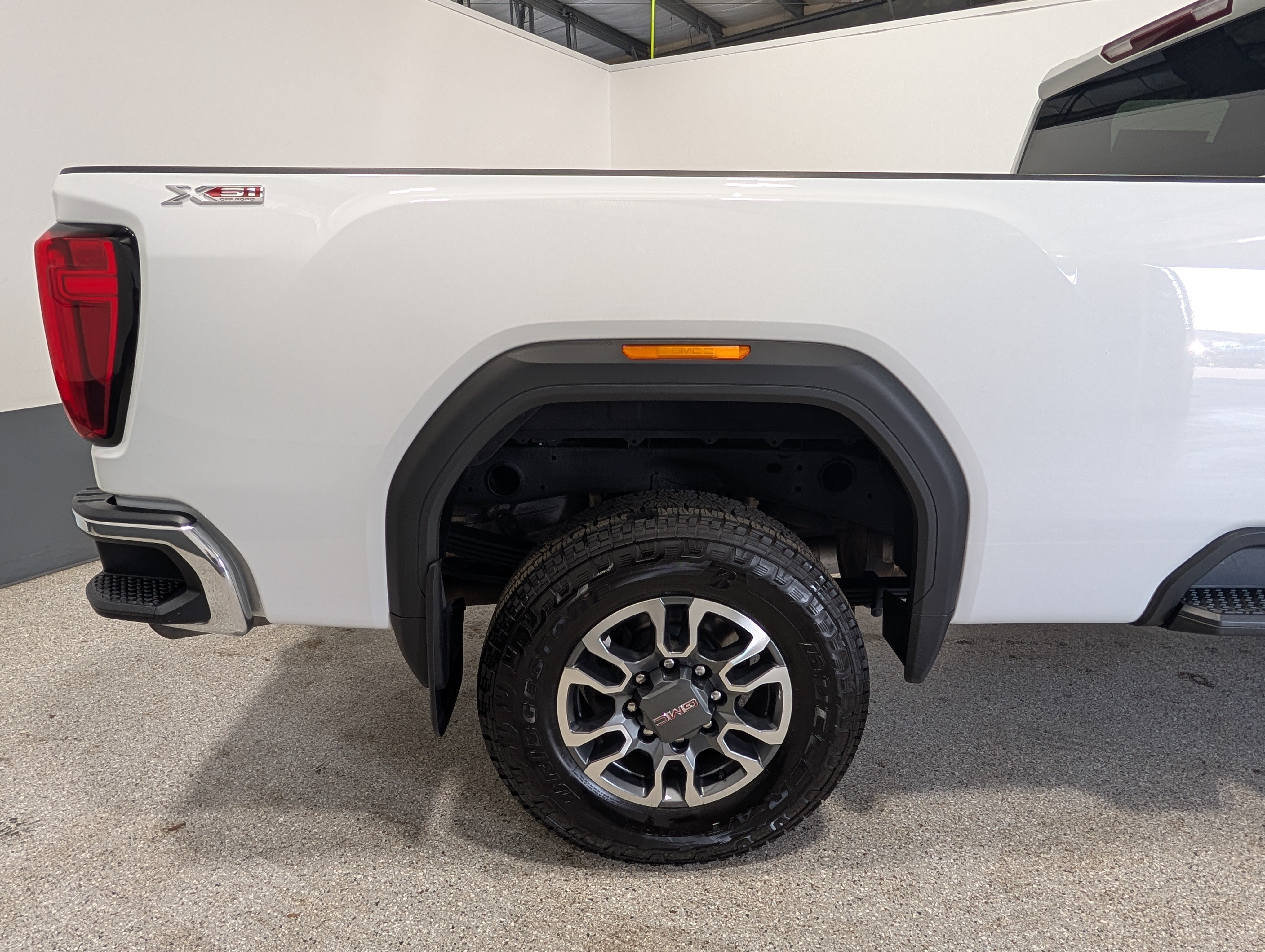 Used 2024 GMC Sierra 2500 SLE w/ SLE Convenience Package AWD/4WD image 12