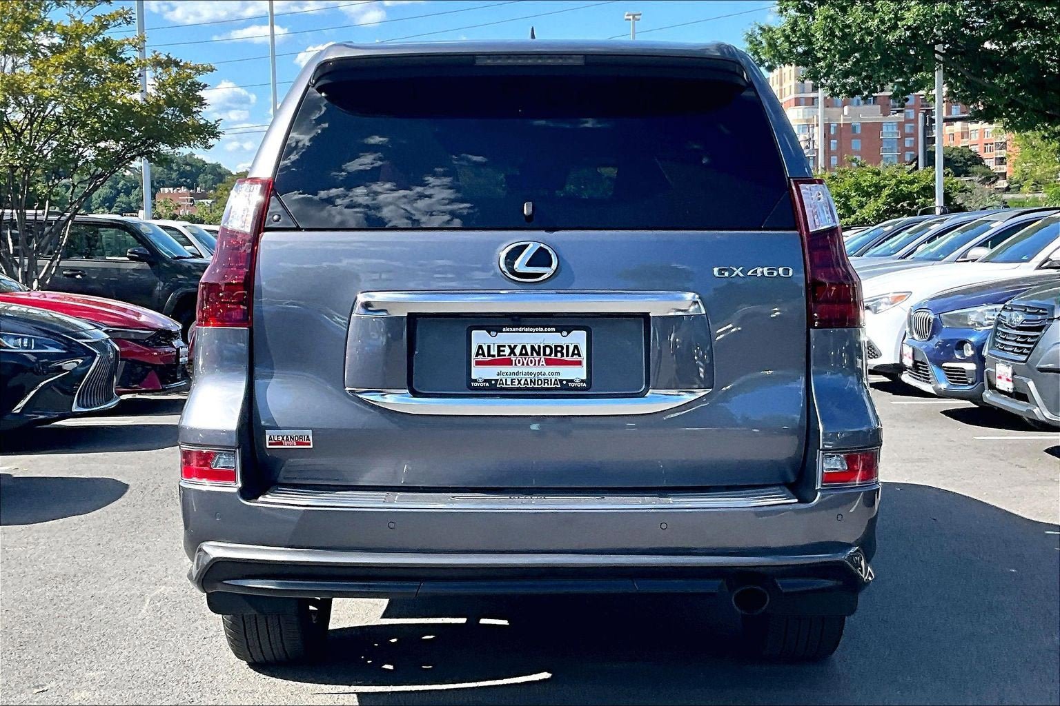 Used 2022 Lexus GX 460 Premium w/ Accessory Package AWD/4WD image 4