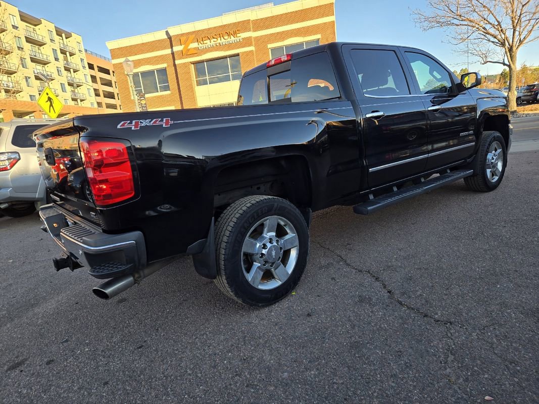 Used 2015 Chevrolet Silverado 2500 LTZ w/ LTZ Plus Package image 9