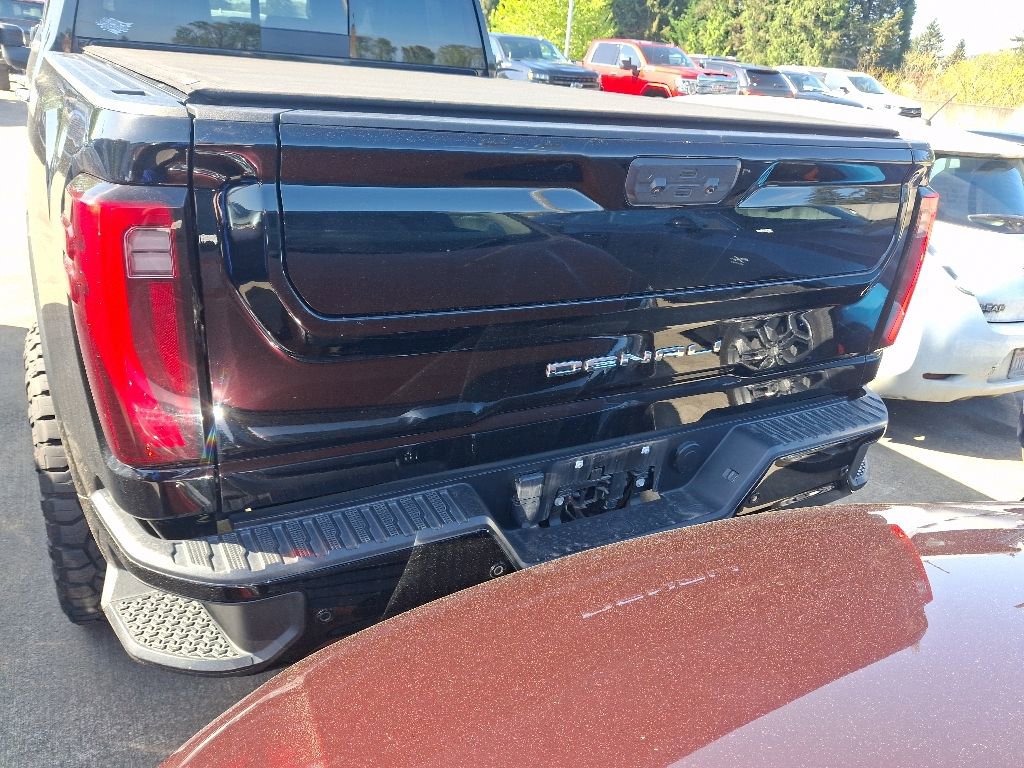 Used 2024 GMC Sierra 2500 Denali Ultimate AWD/4WD image 7