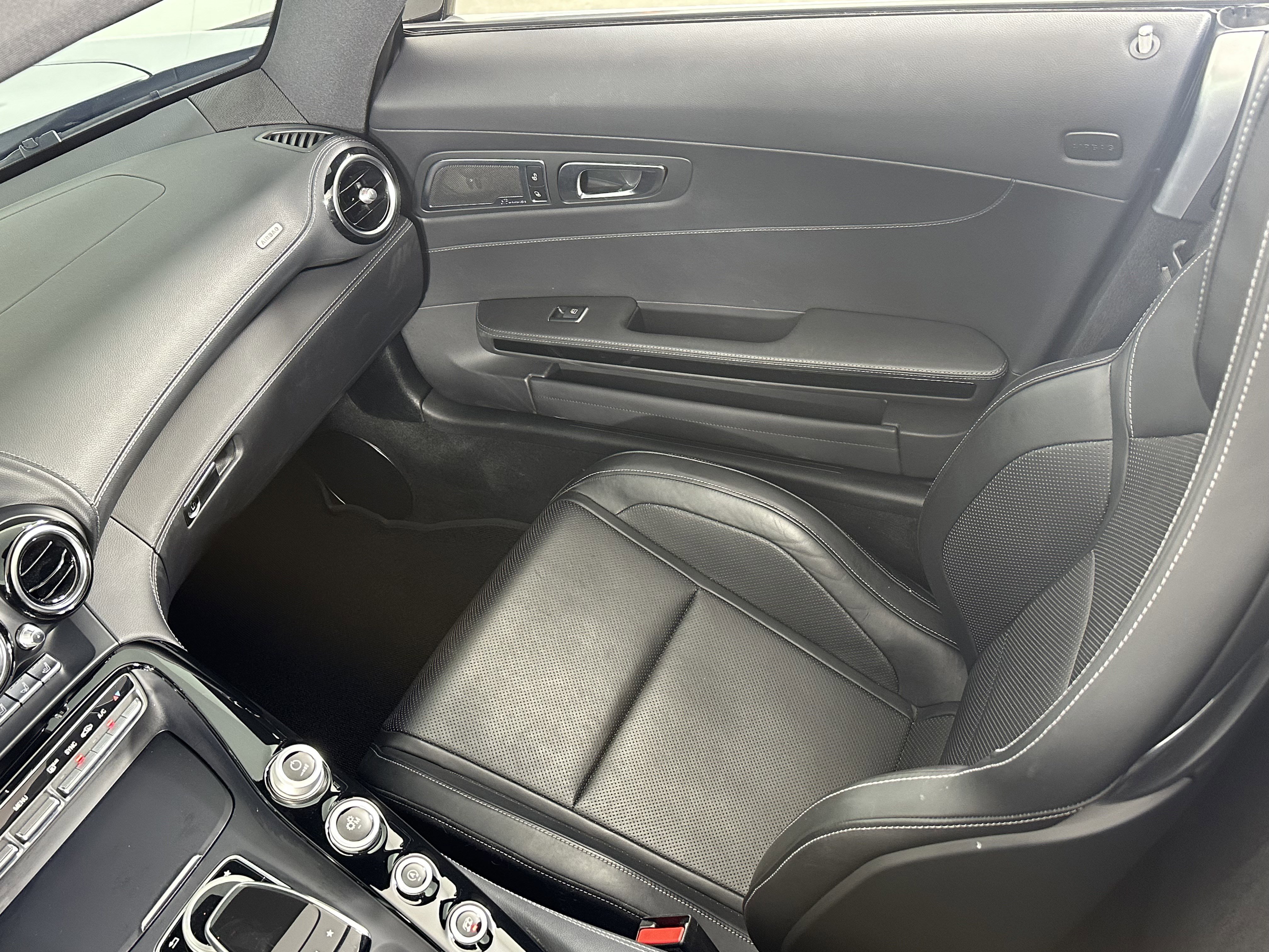 Used 2019 Mercedes-Benz AMG GT Roadster image 11
