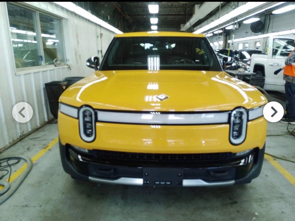Used 2023 Rivian R1T Adventure AWD/4WD image 3