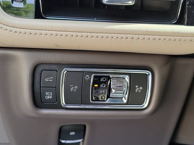 Certified 2022 Lincoln Nautilus FWD w/ Premium Package image 14