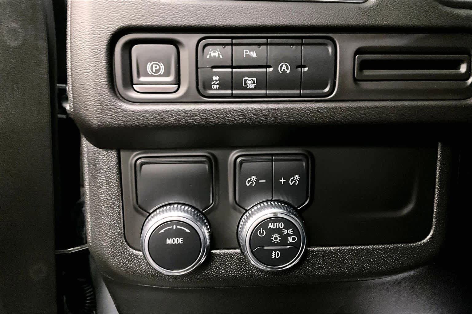 Used 2023 GMC Yukon SLT w/ SLT Premium Package RWD image 36