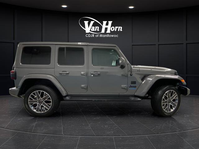 Used 2022 Jeep Wrangler Unlimited Sahara AWD/4WD image 8