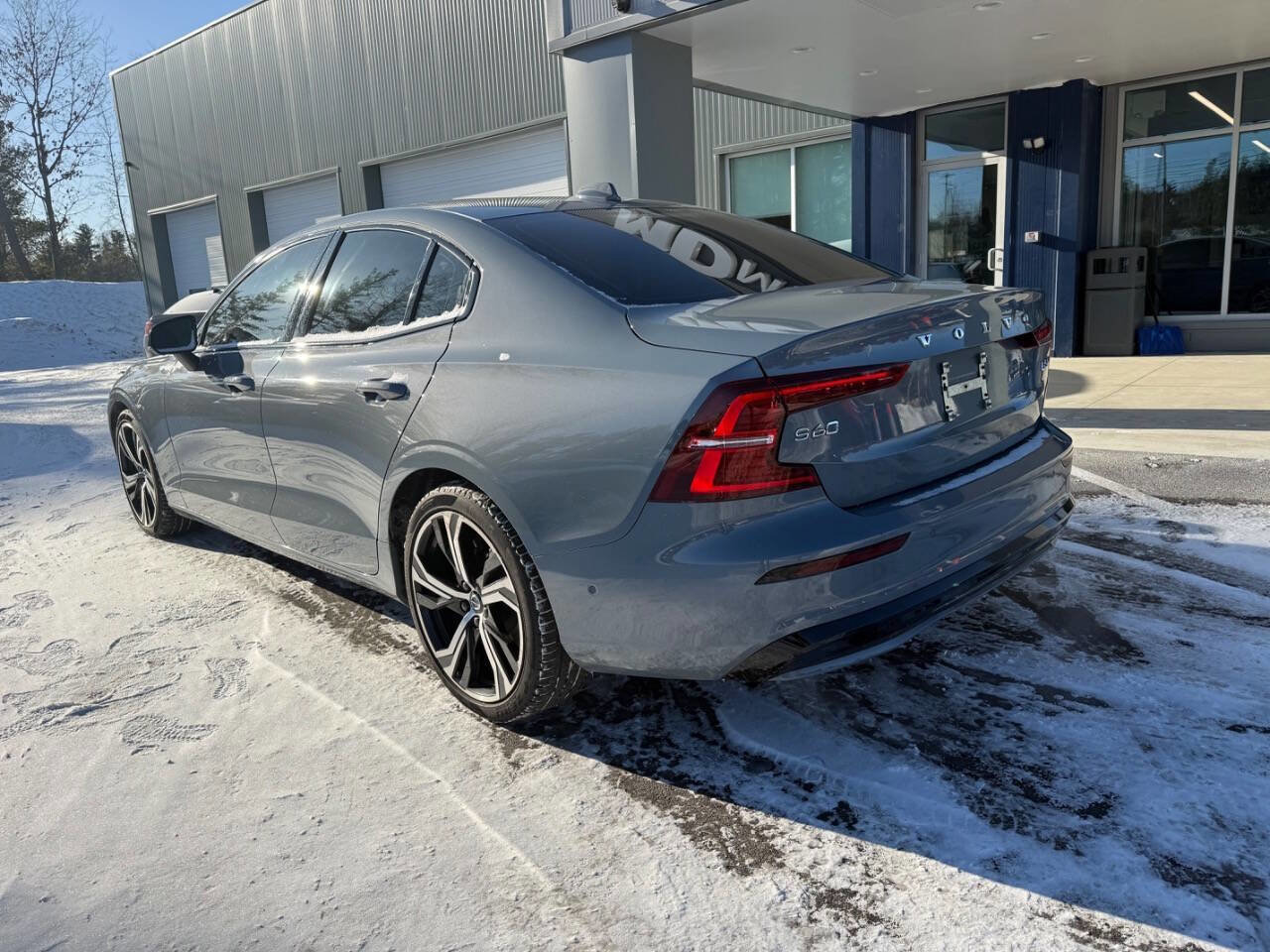Used 2024 Volvo S60 B5 Plus AWD/4WD image 10