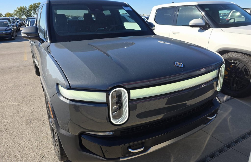 Used 2022 Rivian R1T Adventure image 2