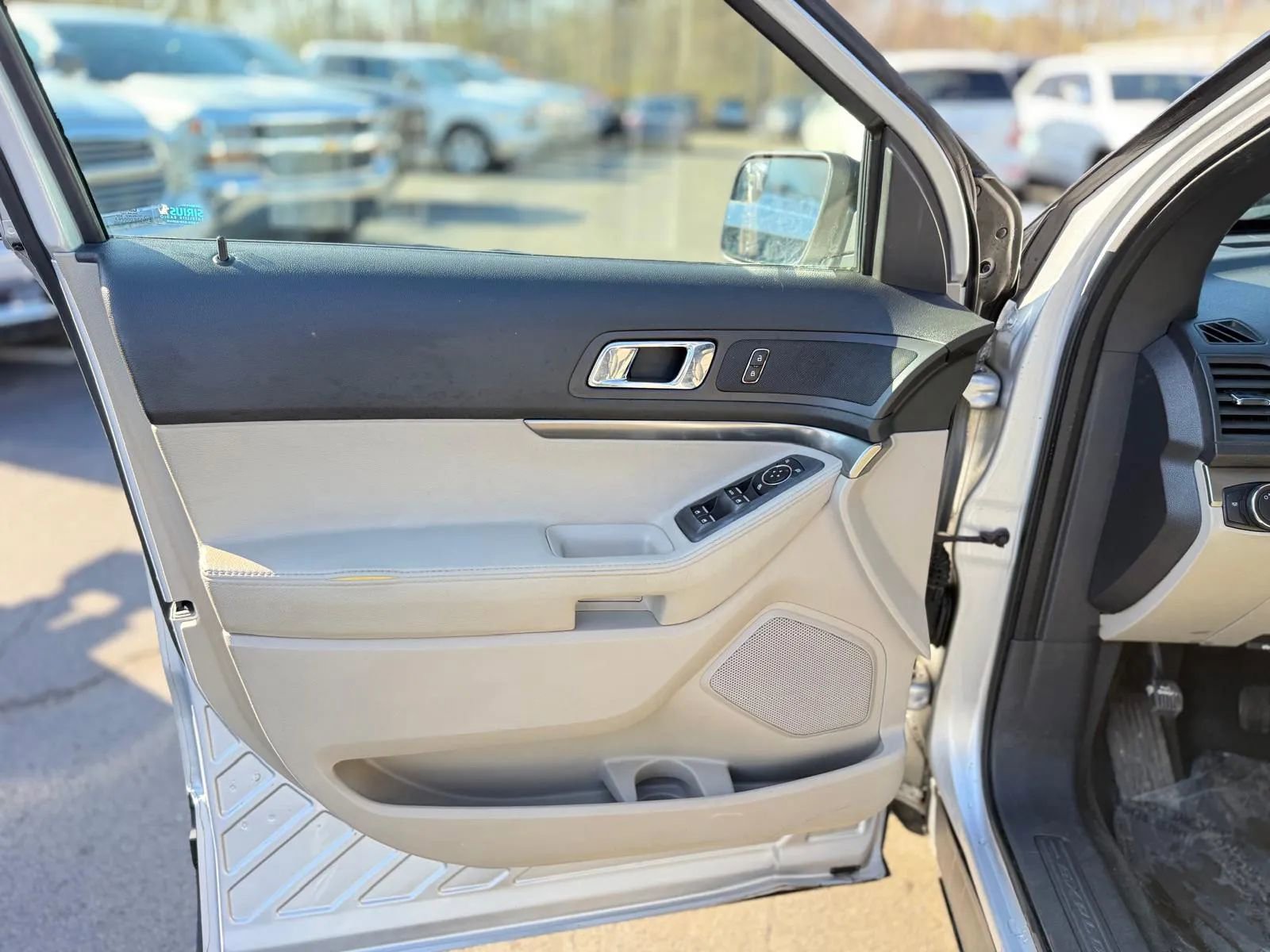 Used 2011 Ford Explorer 2WD image 22