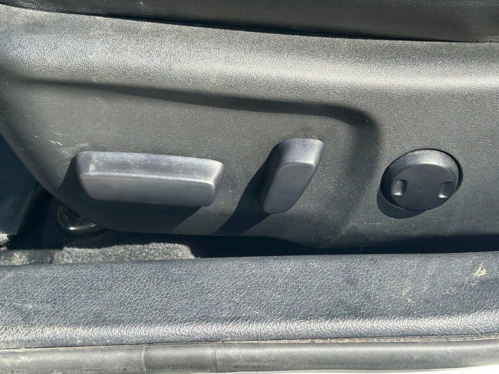 Used 2017 Toyota Camry SE image 23