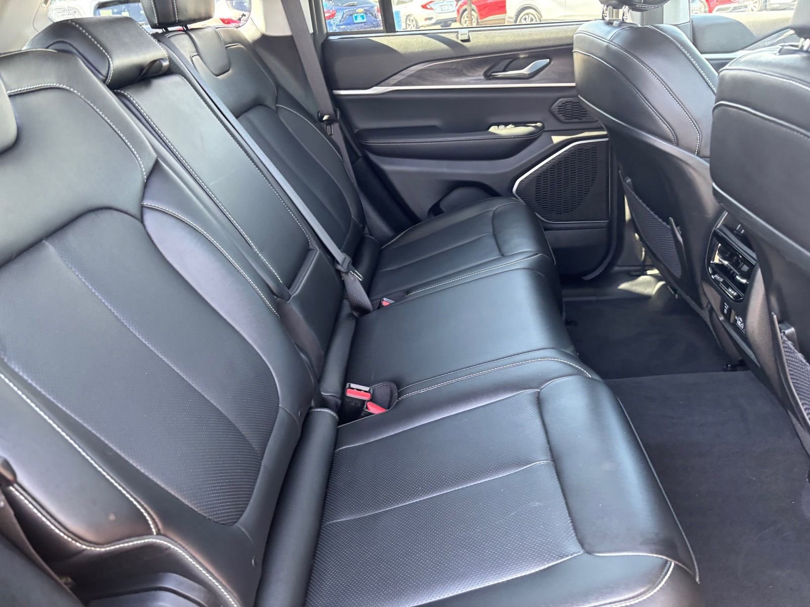 Used 2022 Jeep Grand Cherokee Limited 4xe w/ Luxury Tech Group II image 17