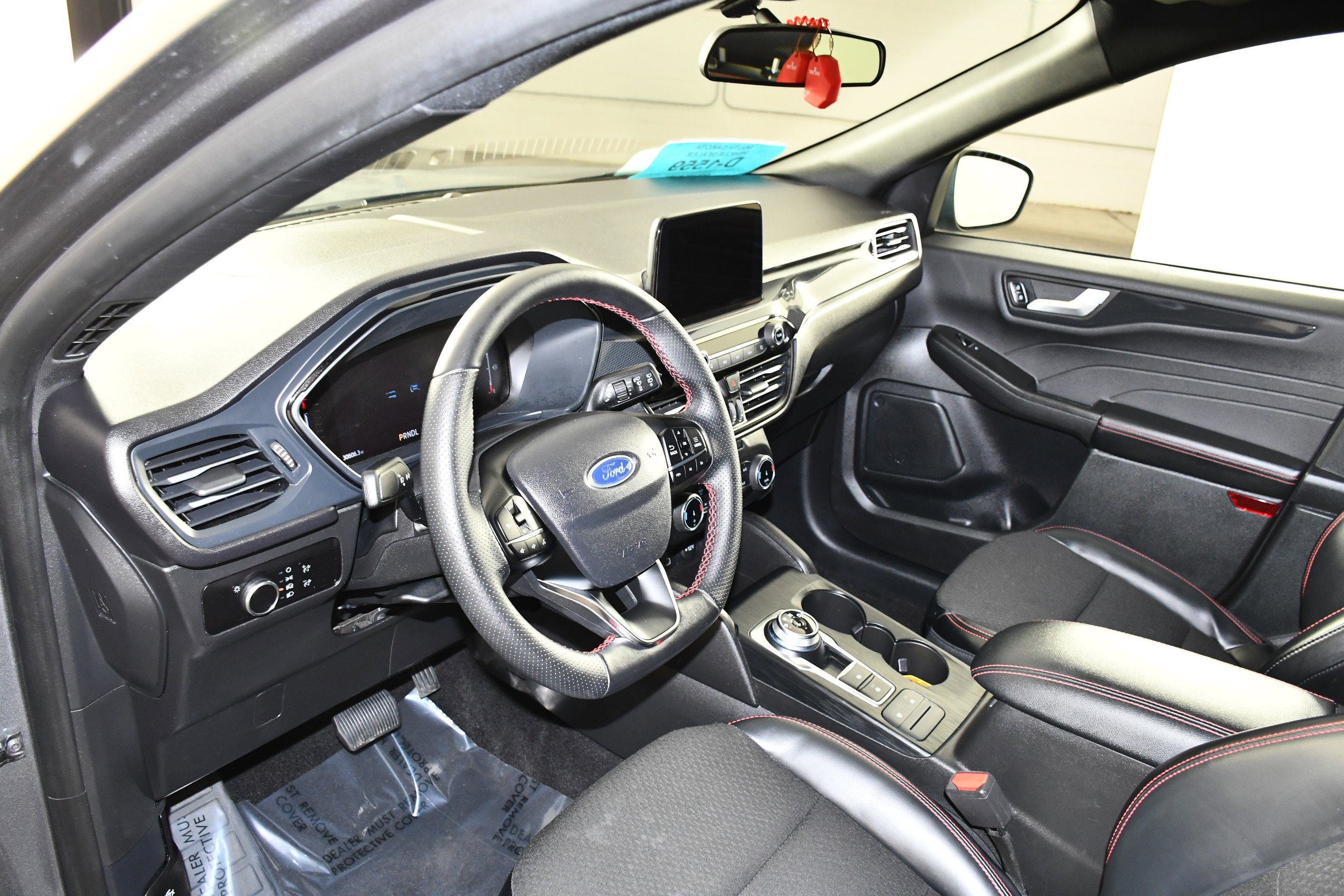 Used 2025 Ford Escape ST-Line image 2