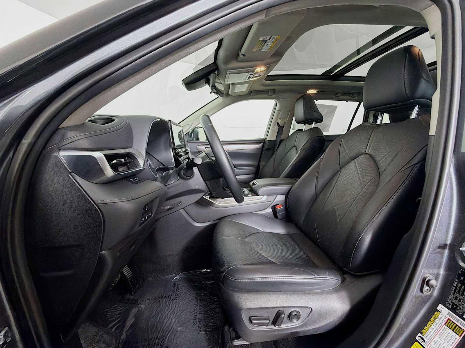 Used 2021 Toyota Highlander Platinum AWD/4WD image 11