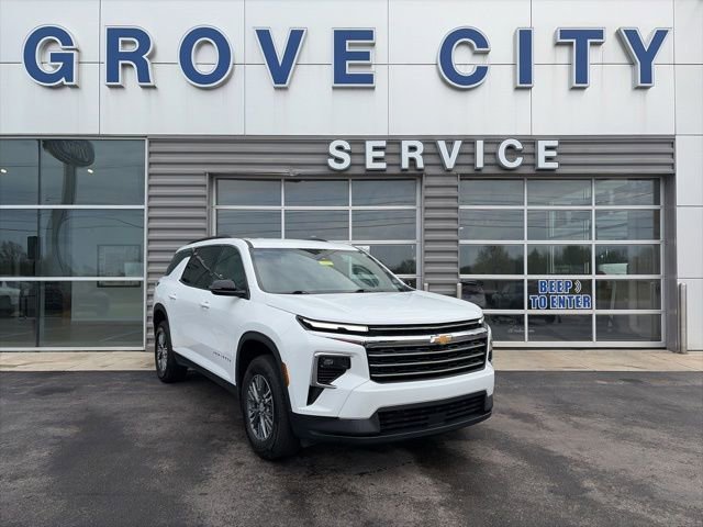 Used 2025 Chevrolet Traverse LT AWD/4WD image 1