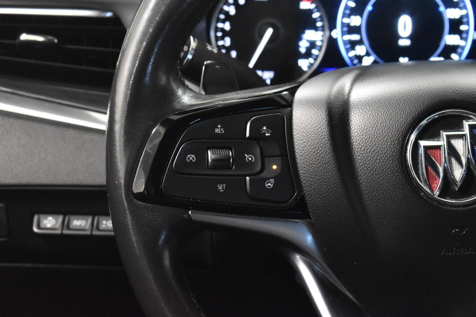 Used 2022 Buick Enclave Premium image 9