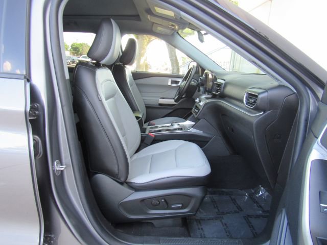 Used 2021 Ford Explorer XLT w/ Equipment Group 202A image 22