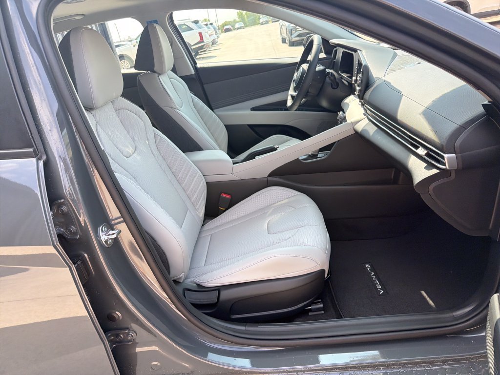 New 2026 Hyundai Elantra SEL Sport FWD image 35